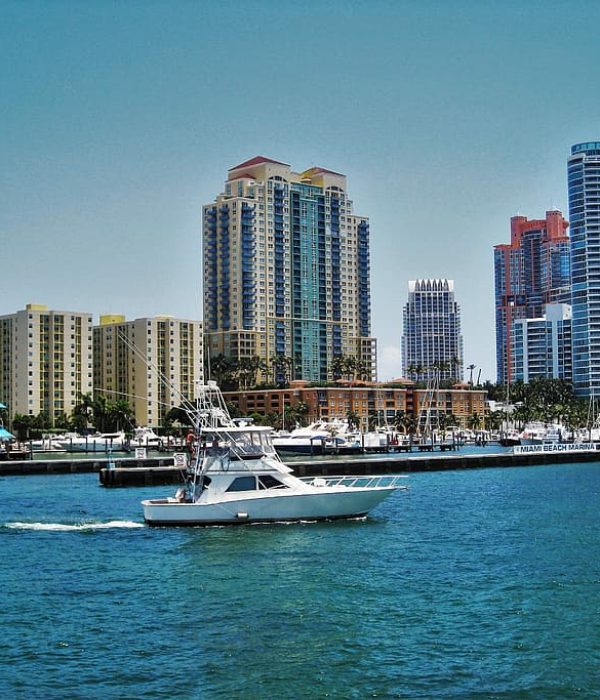 miami-beach-marina-florida-maritime-skyline